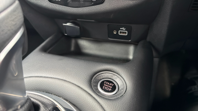 Nissan Juke 1.0 DiG-T 114 Tekna 5dr DCT Petrol Hatchback